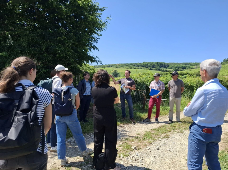 Déambulation publique pour le programme de restauration écologique du territoire